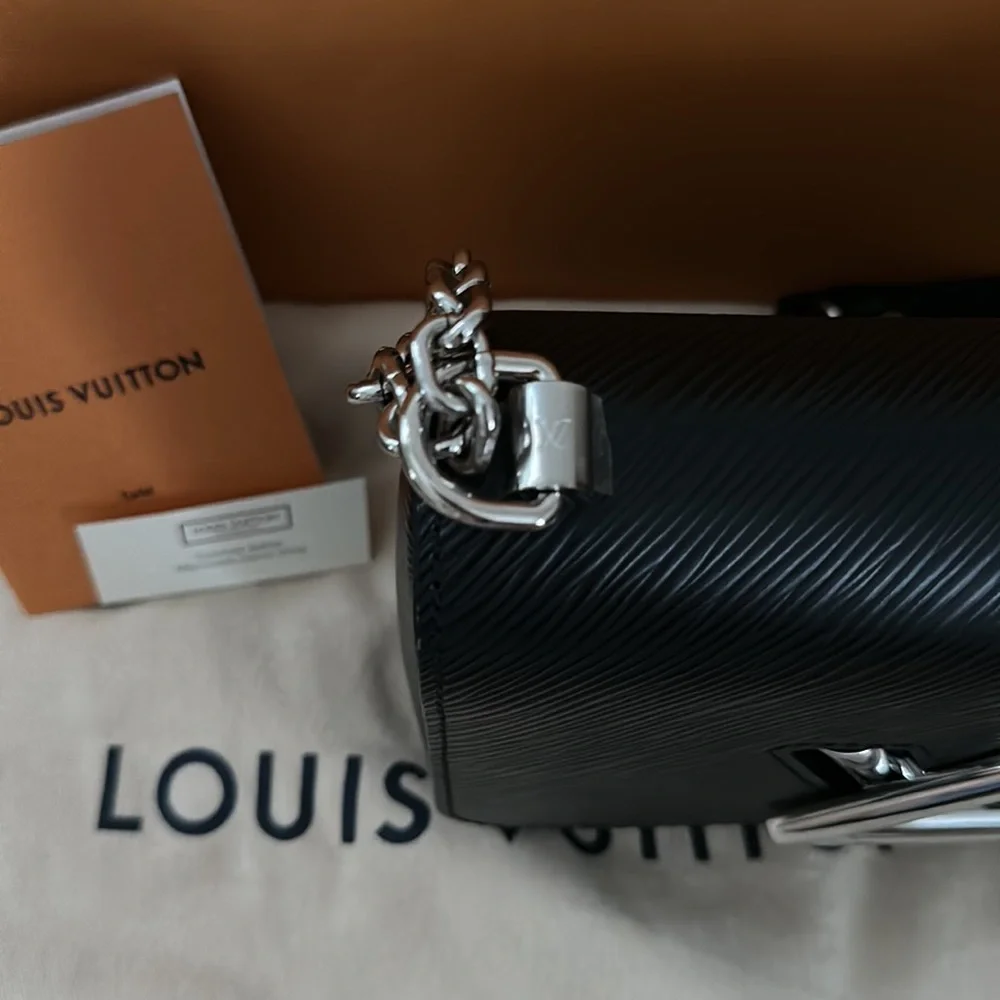 Louis Vuitton LV twist lock PM chain black bag - Picture 5 of 11